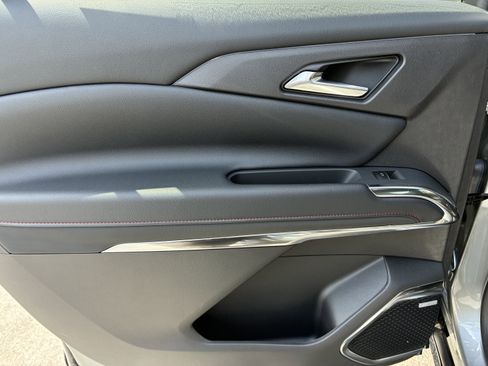 New 2026 Chevrolet Traverse RS w/ LPO, Floor Liner Package FWD image 17