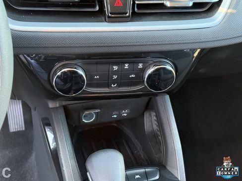 Used 2025 Chevrolet TrailBlazer LT FWD image 19