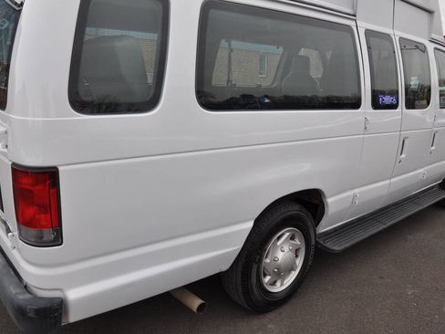 Used 2014 Ford E-250 and Econoline 250 Extended w/ Power Group RWD image 10