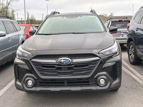 Used 2025 Subaru Outback Premium image 2