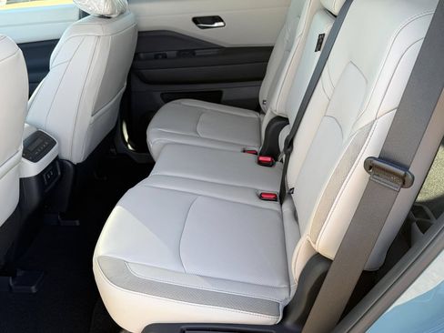 New 2026 Nissan Pathfinder SL FWD image 24