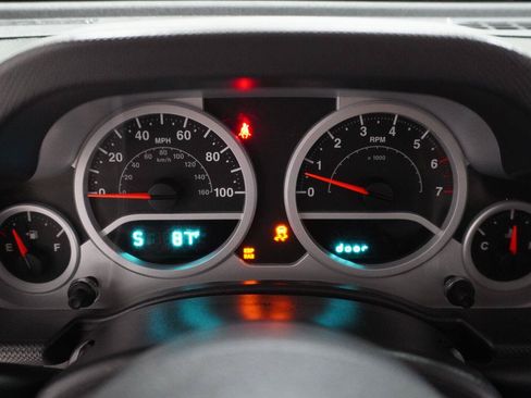Used 2008 Jeep Wrangler Unlimited Rubicon w/ Dual Top Group AWD/4WD image 10
