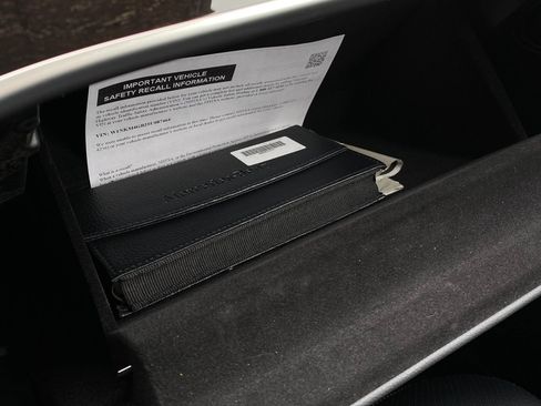 Used 2025 Mercedes-Benz GLC 300 image 20