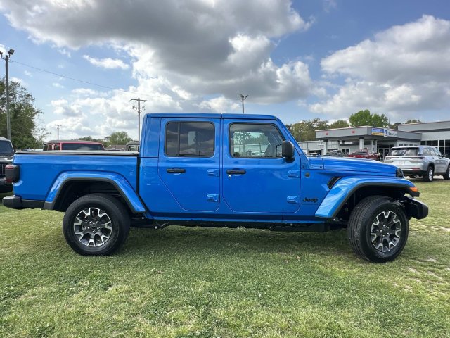 New 2026 Jeep Gladiator Sport AWD/4WD image 6