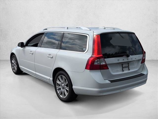 Used 2010 Volvo V70 R-Design FWD image 8
