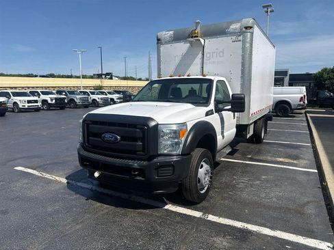 Used 2015 Ford F550 2WD Regular Cab Super Duty image 4