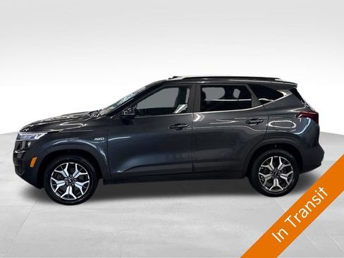 Certified 2022 Kia Seltos EX AWD/4WD image 3