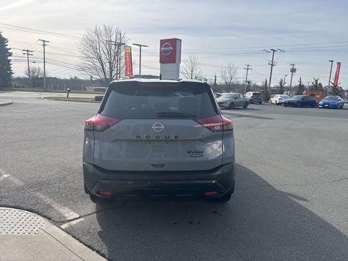 Used 2023 Nissan Rogue SV w/ SV Premium B Package image 6