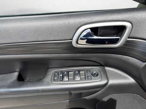 Certified 2020 Jeep Grand Cherokee Laredo RWD image 23