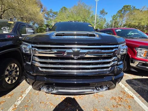 Used 2025 Chevrolet Silverado 2500 High Country w/ High Country Premium Package image 2
