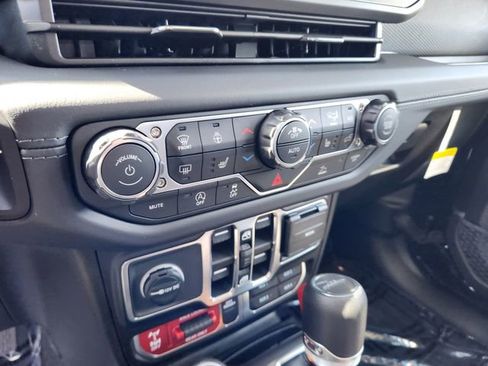 New 2026 Jeep Gladiator Mojave AWD/4WD image 15