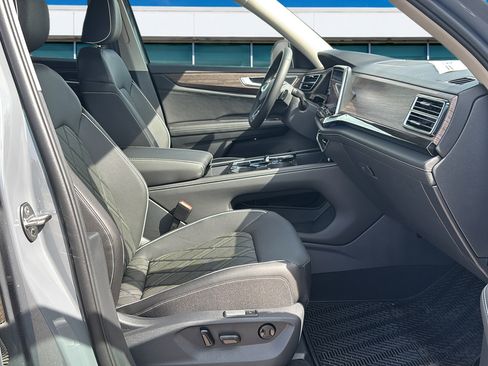 New 2026 Volkswagen Atlas SEL Premium R-Line AWD/4WD image 17