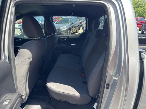 Used 2019 Toyota Tacoma TRD Sport AWD/4WD image 22