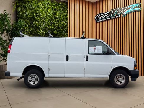 Used 2021 Chevrolet Express 2500 RWD image 6