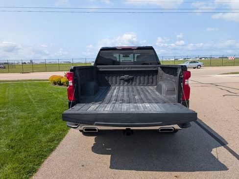 Used 2021 Chevrolet Silverado 1500 LTZ AWD/4WD image 9