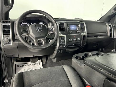 Used 2024 RAM 1500 Warlock AWD/4WD image 15