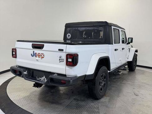 Certified 2021 Jeep Gladiator Willys image 7