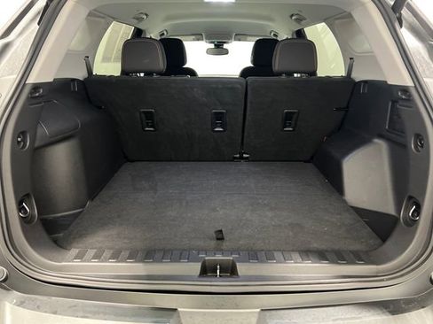 Used 2021 GMC Terrain SLE w/ Driver Convenience Package image 15