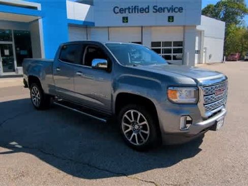 Used 2022 GMC Canyon Denali image 2