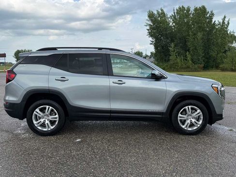 Used 2024 GMC Terrain SLE w/ Driver Convenience Package AWD/4WD image 3