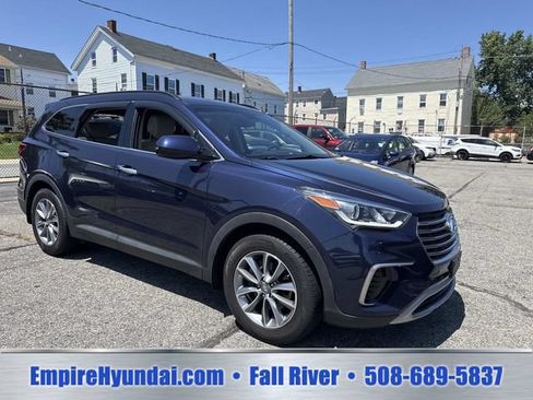 Used 2018 Hyundai Santa Fe SE w/ Cargo Package AWD/4WD image 2