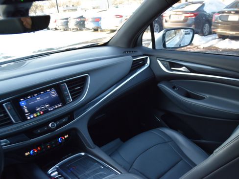 Used 2022 Buick Enclave Premium image 14