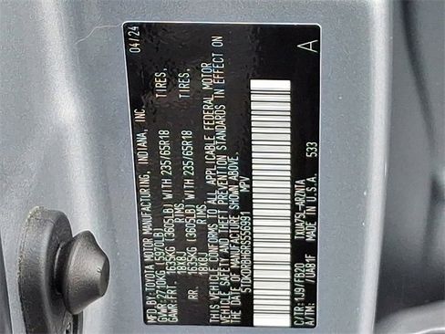 Used 2024 Toyota Highlander LE image 27