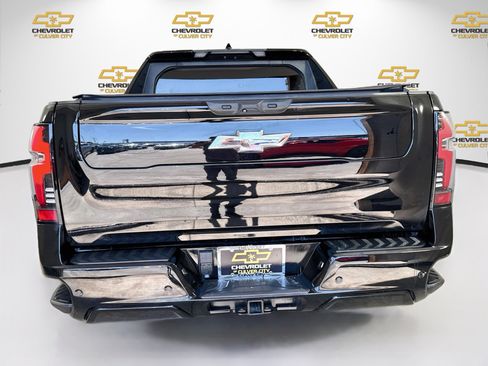 Used 2024 Chevrolet Silverado EV RST AWD/4WD image 7