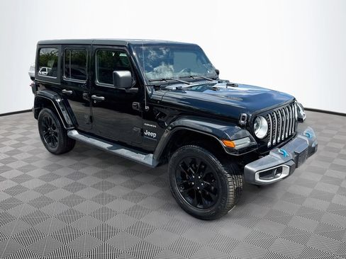 Used 2023 Jeep Wrangler Unlimited Sahara AWD/4WD image 4