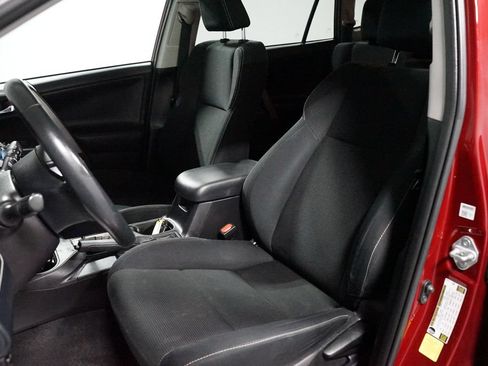 Used 2018 Toyota RAV4 XLE FWD image 25