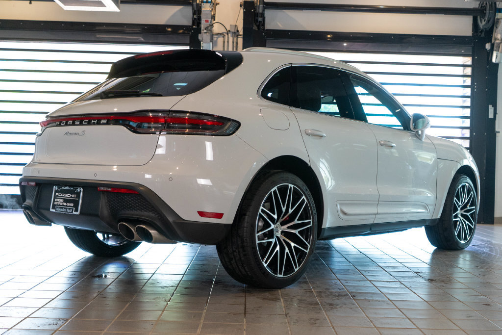 Certified 2023 Porsche Macan S AWD/4WD image 9