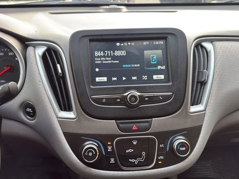 Used 2018 Chevrolet Malibu LS image 18