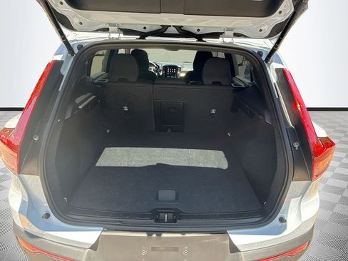 Used 2024 Volvo XC40 B5 Core AWD/4WD image 30