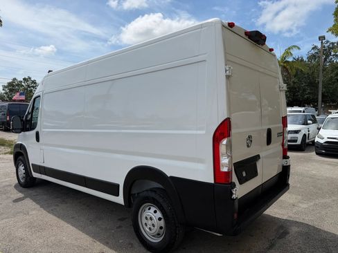 Used 2023 RAM ProMaster 2500 159 High Roof FWD image 3
