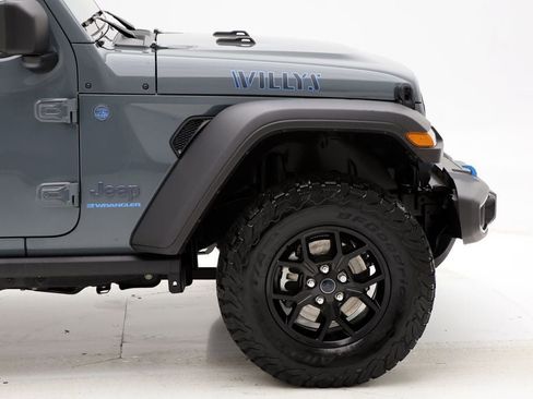 Used 2024 Jeep Wrangler Unlimited image 4