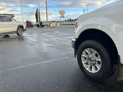 Used 2022 Ford F350 XLT w/ FX4 Off-Road Package image 26