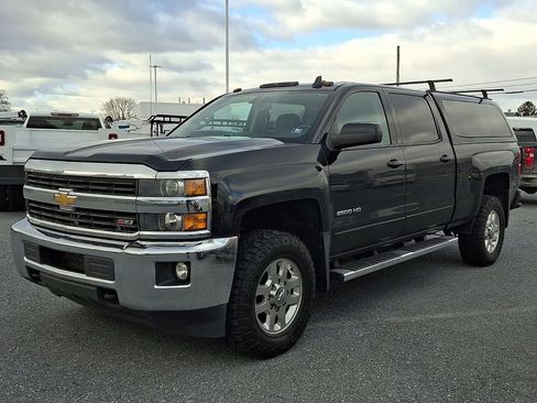 Used 2015 Chevrolet Silverado 2500 LT w/ LT Convenience Package image 3