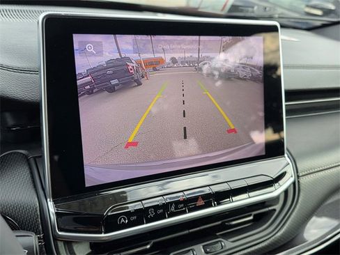 Used 2022 Jeep Compass Altitude image 19