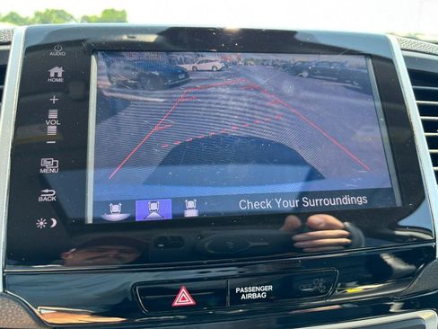 Used 2017 Honda Pilot Touring image 19