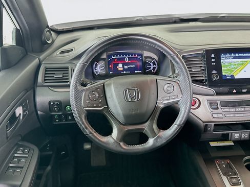 Used 2023 Honda Passport TrailSport image 17