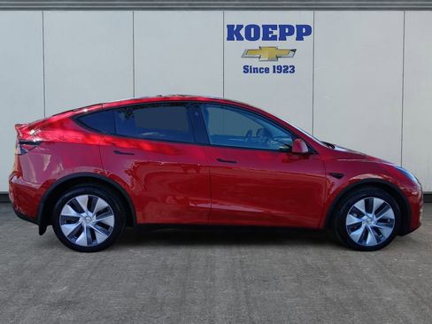 Used 2023 Tesla Model Y Long Range image 6