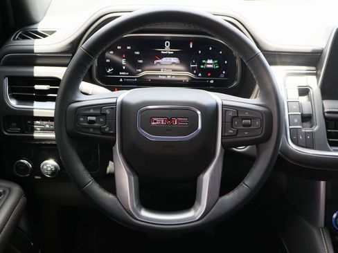 Used 2024 GMC Yukon SLT w/ SLT Luxury Package RWD image 14