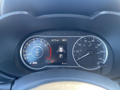 New 2025 Nissan Versa SR w/ Trunk Package image 30