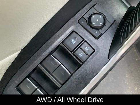 Used 2022 Toyota RAV4 XLE w/ Convenience Package image 13