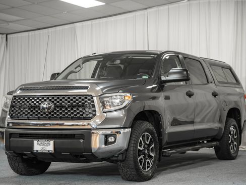 Used 2018 Toyota Tundra SR5 image 3
