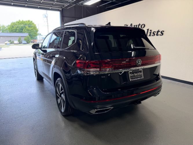 Used 2025 Volkswagen Atlas SE FWD image 3