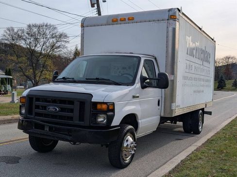 Used 2017 Ford E-450 and Econoline 450 Super Duty RWD image 12