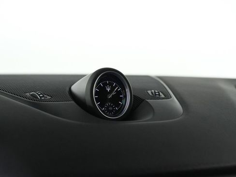 Used 2024 Maserati Levante GT Ultima image 19