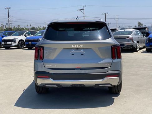 New 2026 Kia Sorento EX FWD image 5