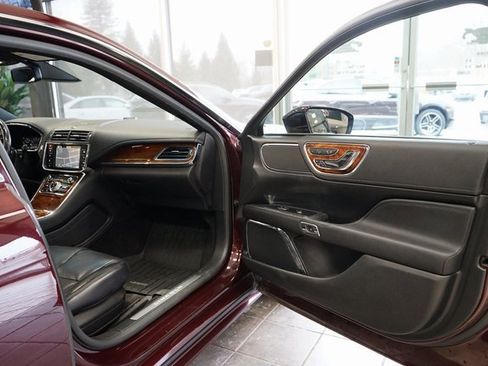 Used 2017 Lincoln Continental Reserve w/ Technology Package image 44